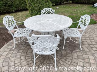 MaxSold Auction: Hauser Cast  Round Outdoor Dining Set - Ottawa (Ontario, Canada) PARTNER MANAGED Downsizing Online Auction - Hamelin Crescent