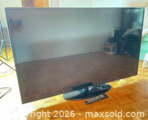 MaxSold Auction: Samsung TV - Ottawa (Ontario, Canada) PARTNER MANAGED Downsizing Online Auction - Hamelin Crescent