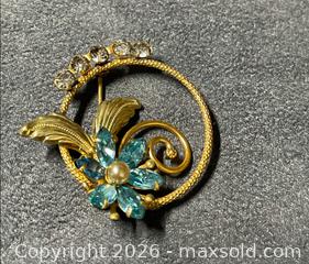 MaxSold Auction: AMCO 10K Gold-Filled Floral Vintage Brooch with Rhinestones - Antioch (California, USA) SELLER MANAGED Downsizing Online Auction -  Mahogany Way (STORAGE)
