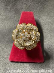MaxSold Auction: Hedi Daus- Women's .925 Marked Cocktail Flower Ring Size 11 - Antioch (California, USA) SELLER MANAGED Downsizing Online Auction -  Mahogany Way (STORAGE)