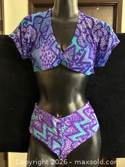 MaxSold Auction: Purple & Teal Abstract Active/Ravewear Set, Size: S - Antioch (California, USA) SELLER MANAGED Downsizing Online Auction -  Mahogany Way (STORAGE)