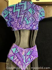 MaxSold Auction: Purple & Teal Abstract Active/Ravewear Set, Size: S - Antioch (California, USA) SELLER MANAGED Downsizing Online Auction -  Mahogany Way (STORAGE)