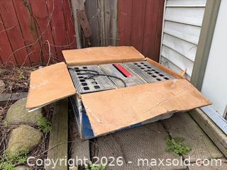 MaxSold Auction: Delta 10” Bench Top Table Saw – Model 31-225C w/ Box - Welland (Ontario, Canada) SELLER MANAGED Estate Sale Online Auction - East Main Street