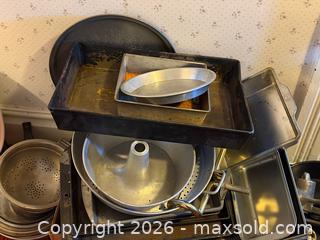 MaxSold Auction: Kitchen Cookwares - Welland (Ontario, Canada) SELLER MANAGED Estate Sale Online Auction - East Main Street