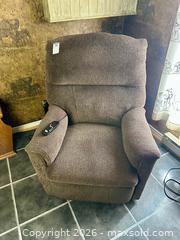MaxSold Auction: Powered Reclining Chair - La-Z-Boy - Welland (Ontario, Canada) SELLER MANAGED Estate Sale Online Auction - East Main Street