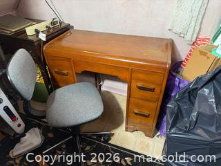 MaxSold Auction: Vintage Desk + Office Chair - Welland (Ontario, Canada) SELLER MANAGED Estate Sale Online Auction - East Main Street