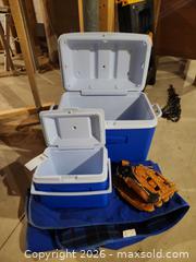 MaxSold Auction: Coolers, Blanket and Glove. B - London (Ontario, Canada) PARTNER MANAGED Moving Online Auction -  Crane Avenue