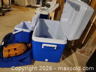 MaxSold Auction: Coolers, Blanket and Glove. B - London (Ontario, Canada) PARTNER MANAGED Moving Online Auction -  Crane Avenue