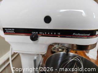 MaxSold Auction: KitchenAid Stand Mixer. A - London (Ontario, Canada) PARTNER MANAGED Moving Online Auction -  Crane Avenue