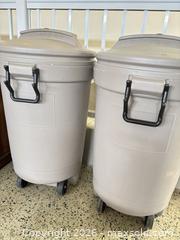 MaxSold Auction: Rubbermaid Garbage Cans A - London (Ontario, Canada) PARTNER MANAGED Moving Online Auction -  Crane Avenue