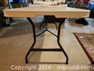 MaxSold Auction: Table. D - London (Ontario, Canada) PARTNER MANAGED Moving Online Auction -  Crane Avenue
