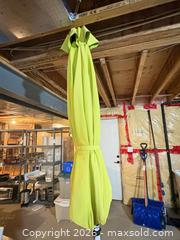 MaxSold Auction: Umbrella A - London (Ontario, Canada) PARTNER MANAGED Moving Online Auction -  Crane Avenue