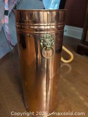 MaxSold Auction: Umbrella Stand and Umbrellas A - London (Ontario, Canada) PARTNER MANAGED Moving Online Auction -  Crane Avenue