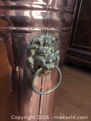 MaxSold Auction: Umbrella Stand and Umbrellas A - London (Ontario, Canada) PARTNER MANAGED Moving Online Auction -  Crane Avenue