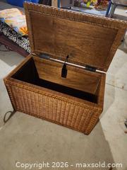 MaxSold Auction: Wicker Chest. B - London (Ontario, Canada) PARTNER MANAGED Moving Online Auction -  Crane Avenue