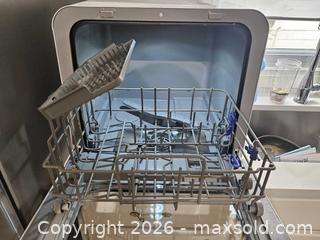 MaxSold Auction: Gently used Countertop Compact dishwasher. - Mississauga (Ontario, Canada) SELLER MANAGED Reseller Online Auction - Platinum Drive (STORAGE)