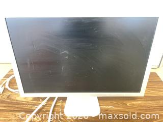 MaxSold Auction: Apple 24-inch Cinema Display (Aluminum Standalone Monitor) - North Las Vegas (Nevada, USA) SELLER MANAGED Reseller Online Auction -  Rockpebble Avenue