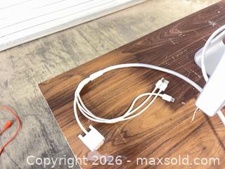MaxSold Auction: Apple 24-inch Cinema Display (Aluminum Standalone Monitor) - North Las Vegas (Nevada, USA) SELLER MANAGED Reseller Online Auction -  Rockpebble Avenue