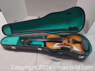 MaxSold Auction: 4/4 Full-Size Violin with Case, Bow & Accessories - Toronto (Ontario, Canada) PARTNER MANAGED Reseller Online Auction - Queen Street West