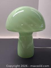 MaxSold Auction: Green & White Glass Mushroom Table Lamp, NICE condition - Toronto (Ontario, Canada) PARTNER MANAGED Reseller Online Auction - Queen Street West