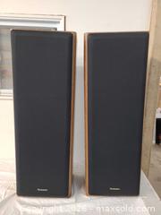 MaxSold Auction: LARGE Technics SB-A32 Floor Standing 3-Way Speakers - Toronto (Ontario, Canada) PARTNER MANAGED Reseller Online Auction - Queen Street West