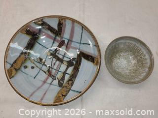MaxSold Auction: Lot of 3 Handmade Ceramic & Slate Decorative Pieces - Toronto (Ontario, Canada) PARTNER MANAGED Reseller Online Auction - Queen Street West