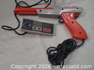 MaxSold Auction: Nintendo NES-001 Front-Loading Console with Controller & Zapper - Toronto (Ontario, Canada) PARTNER MANAGED Reseller Online Auction - Queen Street West