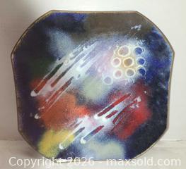 MaxSold Auction: Set of 3 Vintage Enamel Decorative Plates & Bowl, Floral/Abstract - Toronto (Ontario, Canada) PARTNER MANAGED Reseller Online Auction - Queen Street West