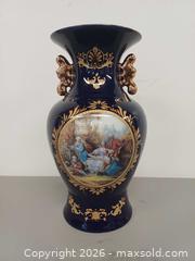 MaxSold Auction: Vintage Limoges Cobalt Blue Gold Gilding Vase - Toronto (Ontario, Canada) PARTNER MANAGED Reseller Online Auction - Queen Street West
