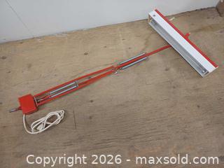 MaxSold Auction: Vintage MCM Industrial Adjustable Drafting Workbench Lamp Working  - Toronto (Ontario, Canada) PARTNER MANAGED Reseller Online Auction - Queen Street West