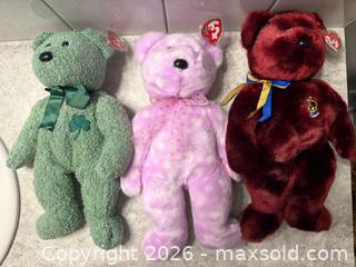 MaxSold Auction: Ty Beanie Bears - 9”seated / 15” standing. Lot of 10 bears - Red Deer (Alberta, Canada) SELLER MANAGED Downsizing Online Auction - Dempsey Street