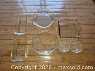 MaxSold Auction: Corningware and baking items - Oakville (Ontario, Canada) PARTNER MANAGED Downsizing Online Auction - All Saints Crescent