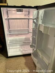 MaxSold Auction: Danby Bar Fridge - Oakville (Ontario, Canada) PARTNER MANAGED Downsizing Online Auction - All Saints Crescent