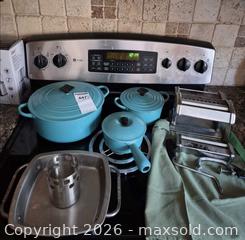 MaxSold Auction: Le Creuset Cookware, Marcato Pasta Maker, Broil King Stainless Steel Chicken Roaster - Oakville (Ontario, Canada) PARTNER MANAGED Downsizing Online Auction - All Saints Crescent