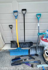 MaxSold Auction: Winter Lot: Snow Shovels, Alaskan Ice Melter, Car Snow Brushes, Ice Scrapers & Boots - Oakville (Ontario, Canada) PARTNER MANAGED Downsizing Online Auction - All Saints Crescent