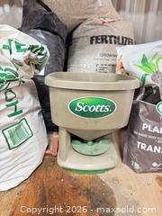 MaxSold Auction: Fertilizer and more  - King (Ontario, Canada) PARTNER MANAGED Downsizing Online Auction - Graham Sideroad
