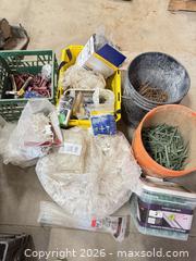 MaxSold Auction: plastic leveling clips and more  - King (Ontario, Canada) PARTNER MANAGED Downsizing Online Auction - Graham Sideroad