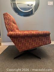 MaxSold Auction: MCM Low profile swivel lounge chair  - Toronto (Ontario, Canada) SELLER MANAGED Reseller Online Auction - Kempsell Crescent