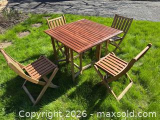 MaxSold Auction: Outdoor wood patio set - table and 4 folding chairs - Toronto (Ontario, Canada) SELLER MANAGED Reseller Online Auction - Kempsell Crescent