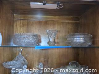 MaxSold Auction: Crystal B - Montgomery (New Jersey, USA) PARTNER MANAGED Downsizing Online Auction - Bedford Drive