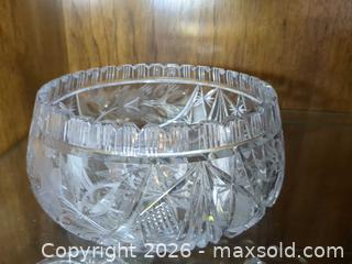 MaxSold Auction: Crystal B - Montgomery (New Jersey, USA) PARTNER MANAGED Downsizing Online Auction - Bedford Drive