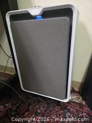 MaxSold Auction: BISSELL air320 (2768A) Air Purifier Gray/White - San Rafael (California, USA) PARTNER MANAGED Reseller Online Auction - Du Bois Street