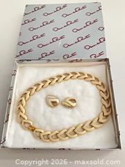 MaxSold Auction: Vintage Oscar de la Renta Necklace and Clip-on Earrings Set, Cream & Gold - Waterloo (Ontario, Canada) SELLER MANAGED Downsizing Online Auction - Ennismore Place
