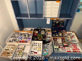 MaxSold Auction: Vintage Costume Jewelry - Los Altos (California, USA) PARTNER MANAGED Estate Sale Online Auction - Almond Avenue