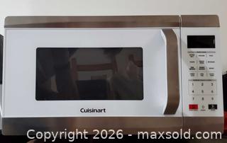 MaxSold Auction: Compact Cuisinart microwave - Ottawa (Ontario, Canada) SELLER MANAGED Charity/Fundraising Online Auction - Pauline-Charron Place