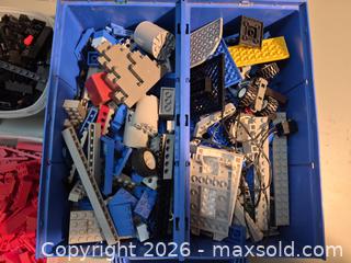 MaxSold Auction: Lifetime Lego collection - Ottawa (Ontario, Canada) SELLER MANAGED Charity/Fundraising Online Auction - Pauline-Charron Place