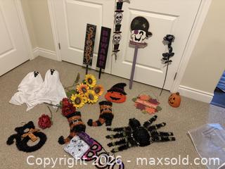MaxSold Auction: Halloween and Fall Decor - Dysart and Others (Ontario, Canada) SELLER MANAGED Downsizing Online Auction - Webb Circle