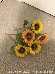 MaxSold Auction: Halloween and Fall Decor - Dysart and Others (Ontario, Canada) SELLER MANAGED Downsizing Online Auction - Webb Circle