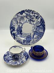 MaxSold Auction: Setting for 8 Royal Crown Derby "Blue Willow" Pattern with Additions - Oakville (Ontario, Canada) PARTNER MANAGED Estate Sale Online Auction - Lakeshore Road West