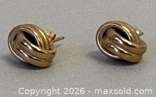 MaxSold Auction: (2) Pair GOLD Earrings-Marked - Toronto (Ontario, Canada) SELLER MANAGED Reseller Online Auction - Chesswood Drive